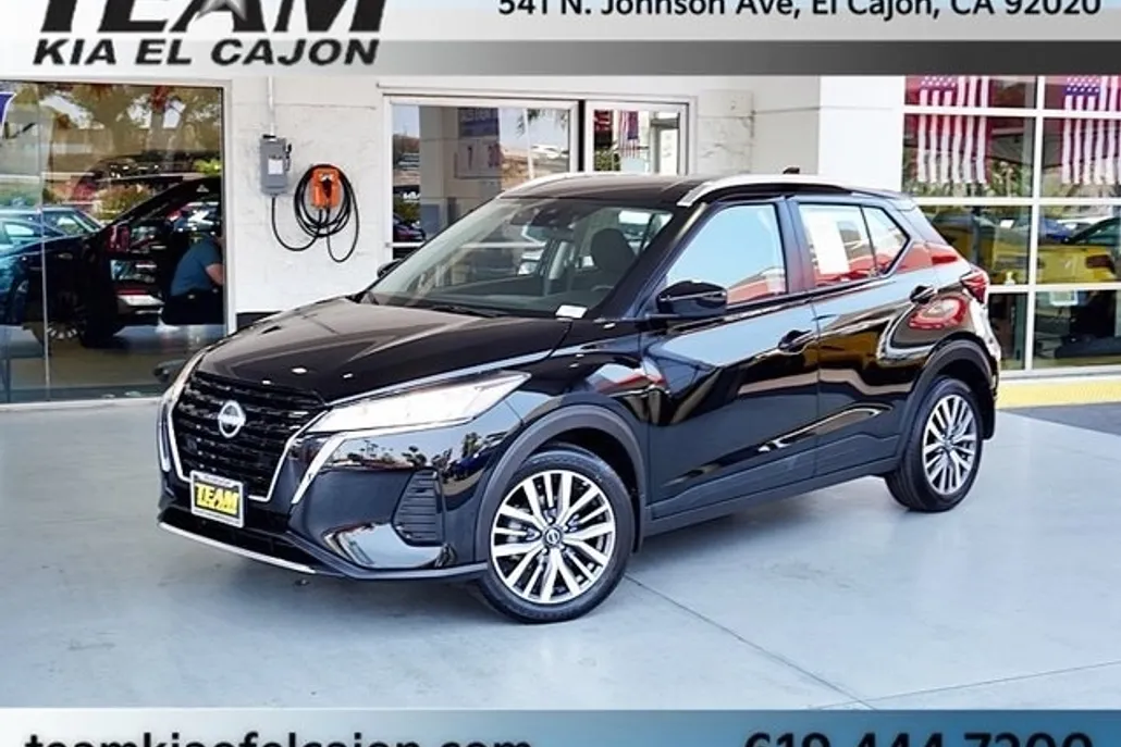 2024 Nissan Kicks SV photo 1