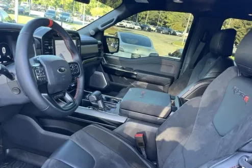 2023 Ford F-150 Raptor photo 3