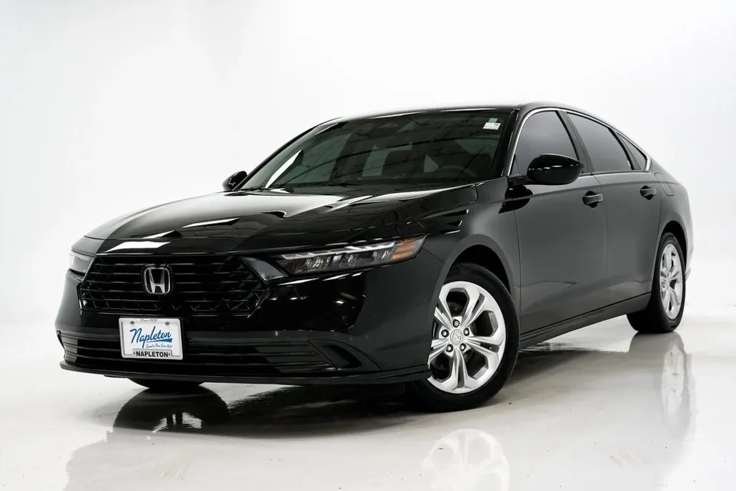 2023 Honda Accord LX photo 1