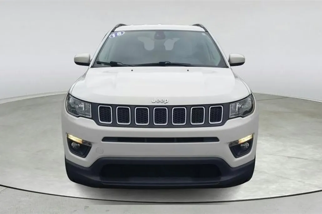 2018 Jeep Compass Latitude photo 1