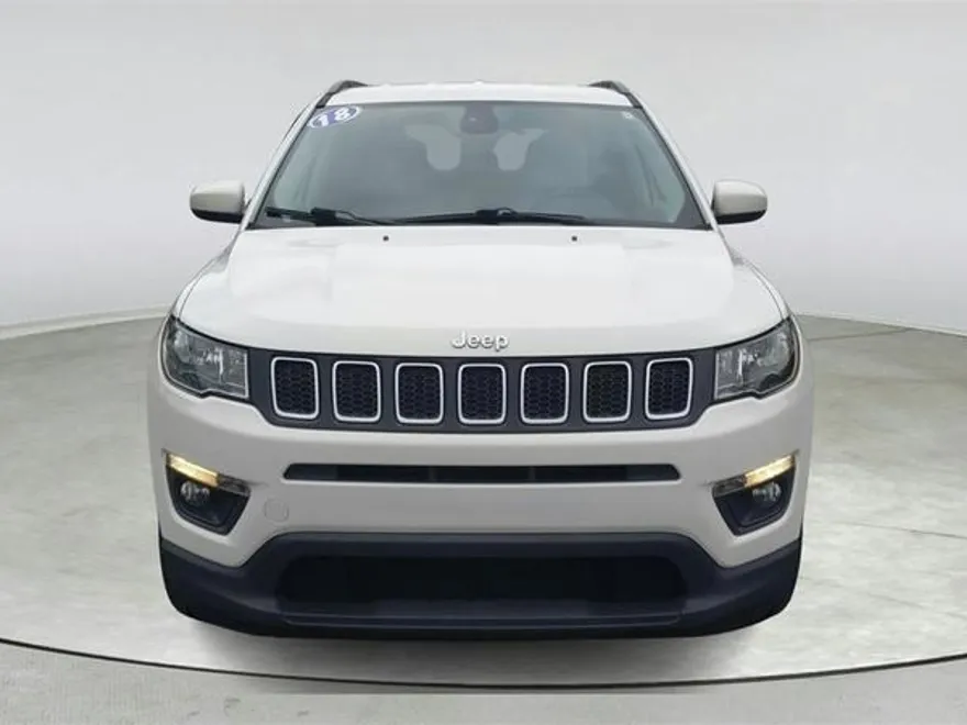 2018 Jeep Compass Latitude photo 1