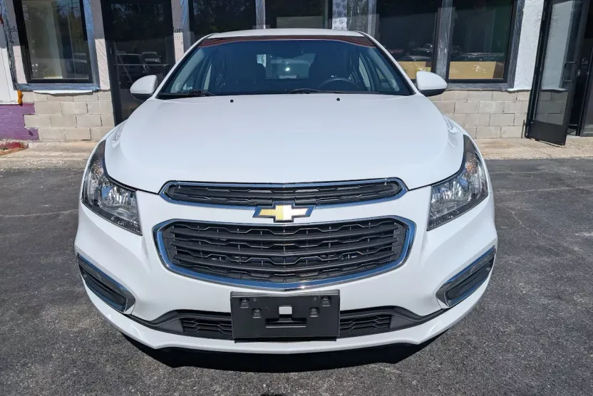 2016 Chevrolet Cruze photo 1