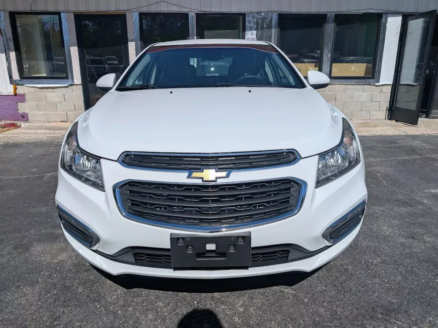 2016 Chevrolet Cruze photo 1