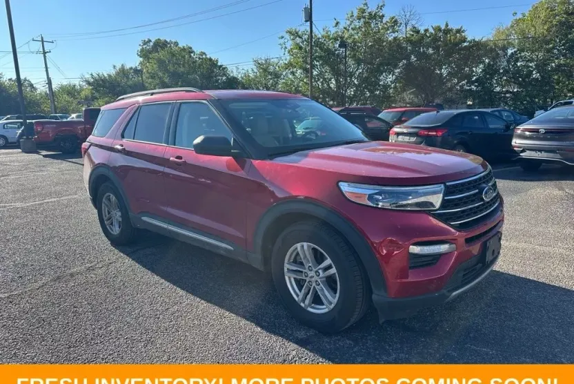 2020 Ford Explorer XLT photo 1