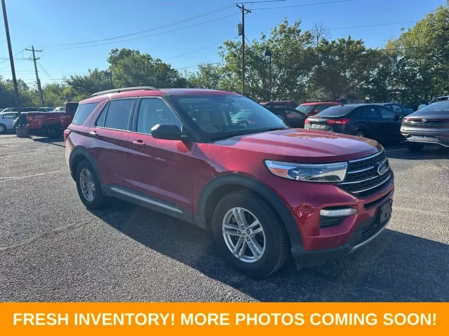 2020 Ford Explorer XLT photo 1