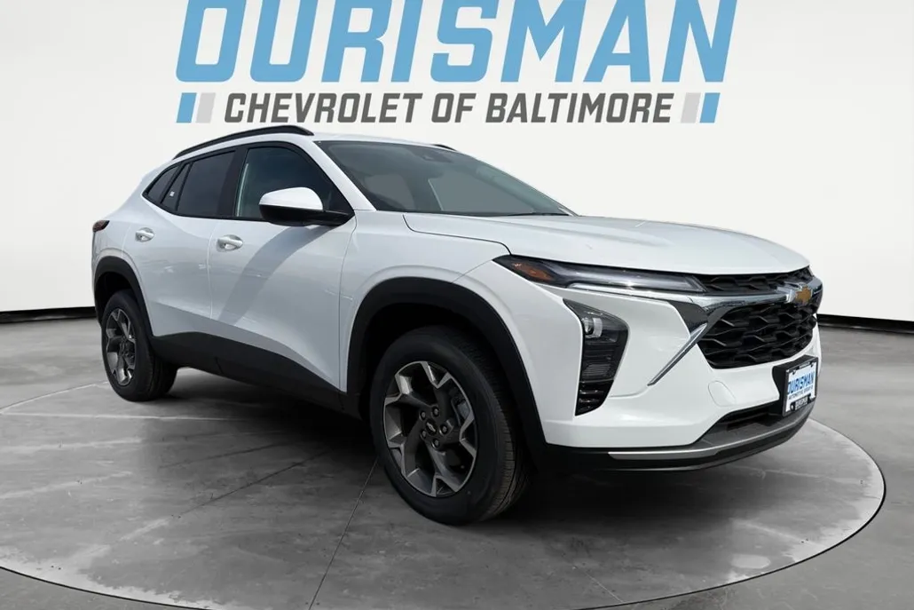 2025 Chevrolet Trax LT photo 1