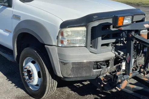 2005 Ford F-550 photo 3
