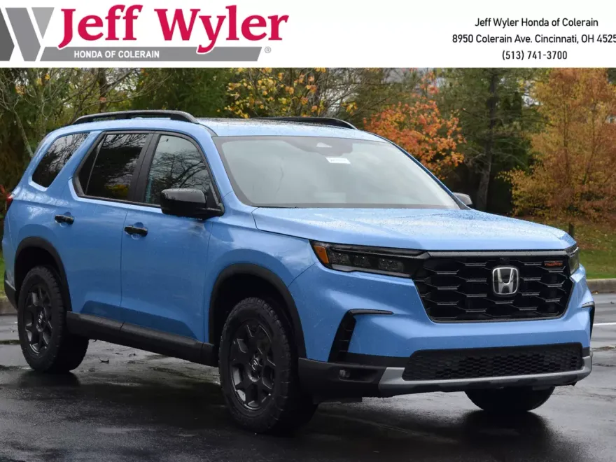 2025 Honda Pilot TrailSport photo 1