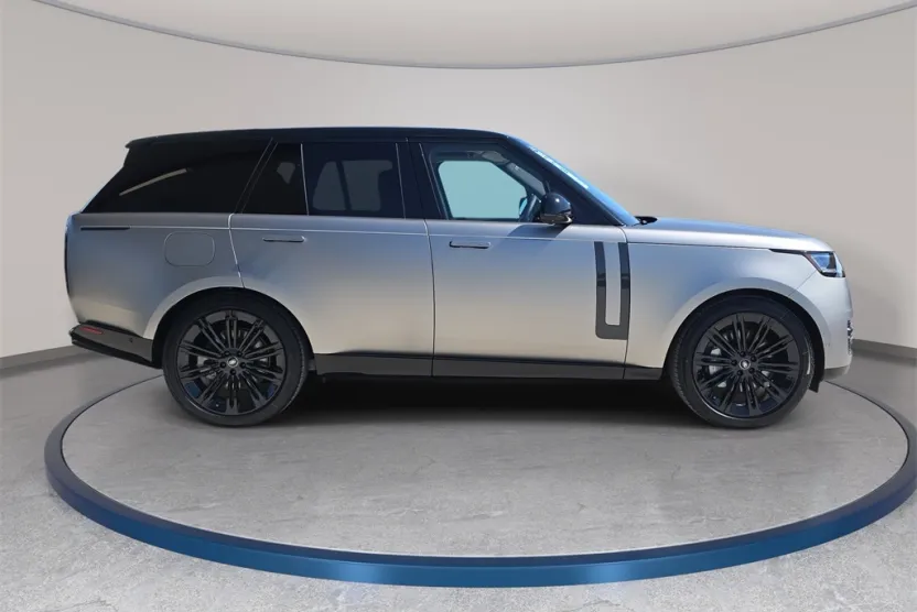2025 Land Rover Range Rover SE photo 1
