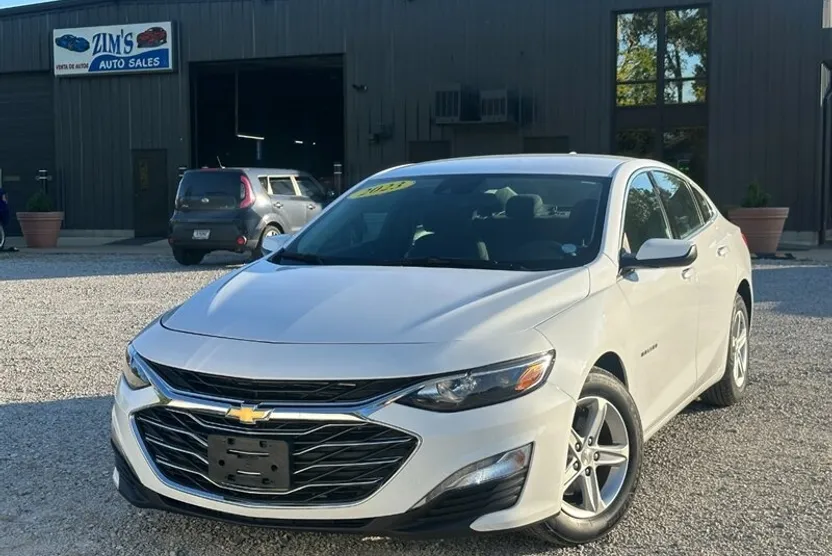 2023 Chevrolet Malibu 1LT photo 1