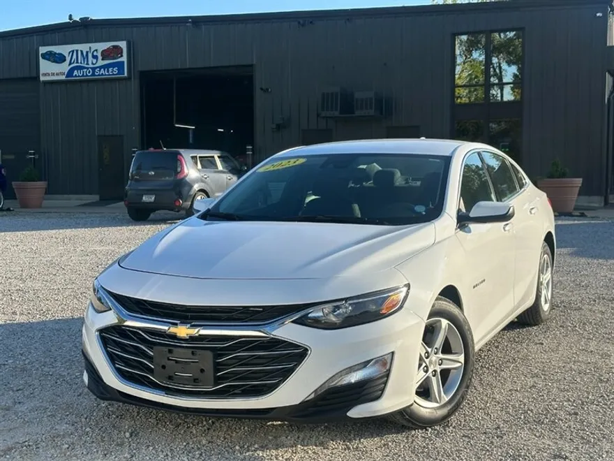 2023 Chevrolet Malibu 1LT photo 1