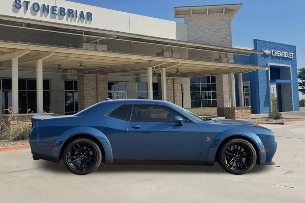 2022 Dodge Challenger R/T Scat Pack Widebody photo 1