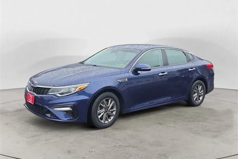 2020 Kia Optima LX photo 1