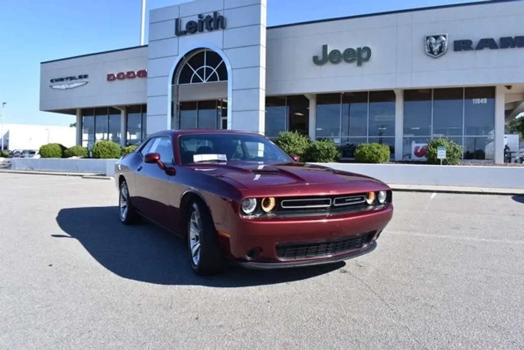 2020 Dodge Challenger SXT photo 1