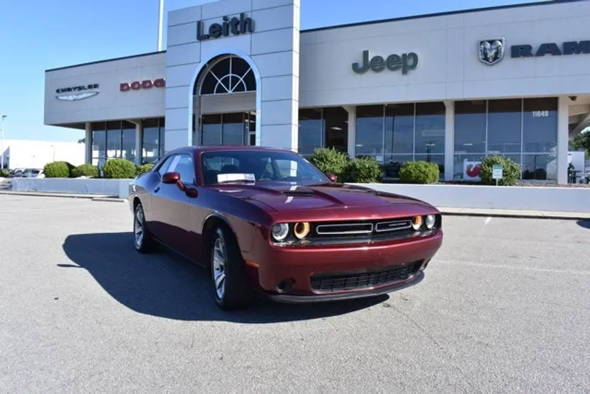 2020 Dodge Challenger SXT photo 1