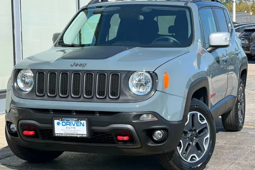 2015 Jeep Renegade Trailhawk photo 1