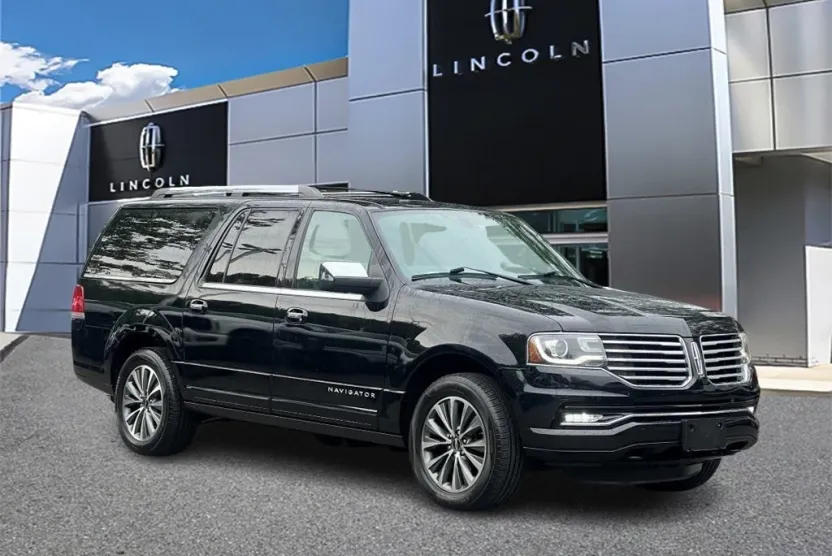 2016 Lincoln Navigator Select photo 1