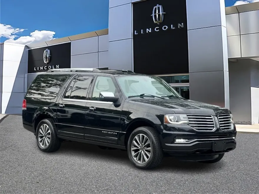2016 Lincoln Navigator Select photo 1