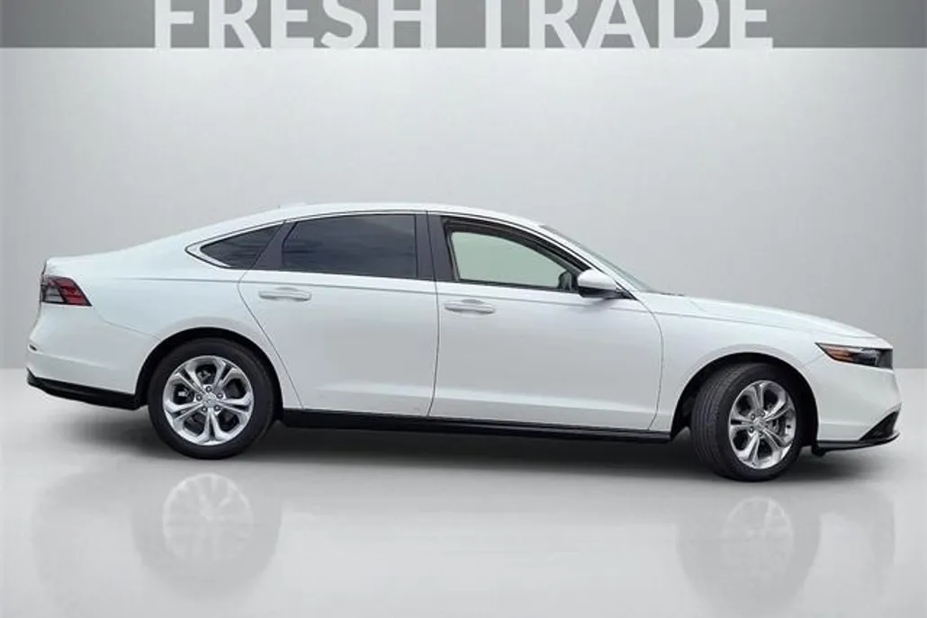 2024 Honda Accord LX photo 1
