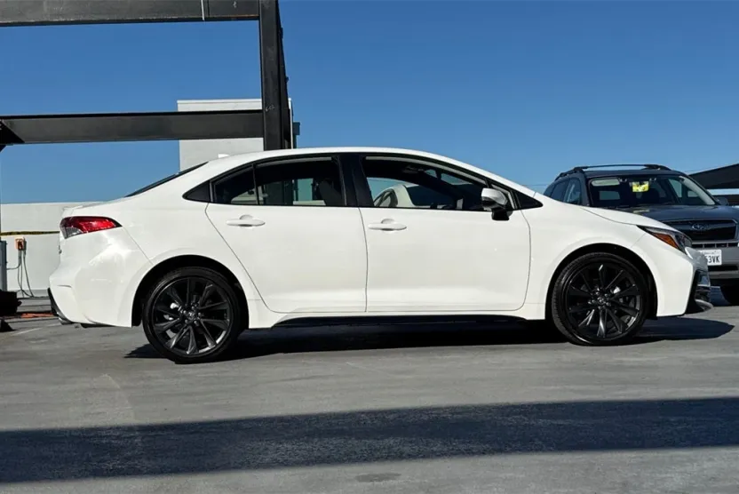 2024 Toyota Corolla Hybrid Base photo 1