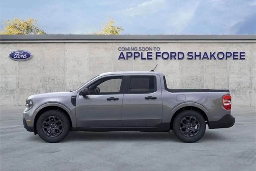 2025 Ford Maverick XLT photo 1
