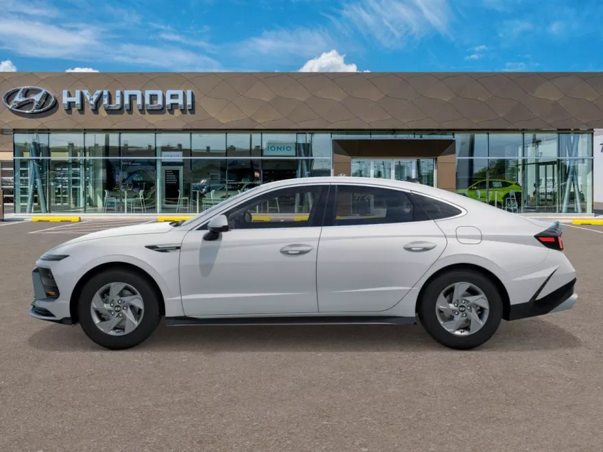 2026 Hyundai Sonata SE photo 1