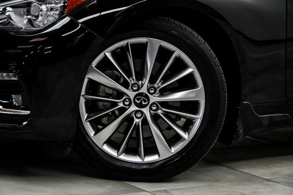 2022 Infiniti Q50 LUXE photo 1