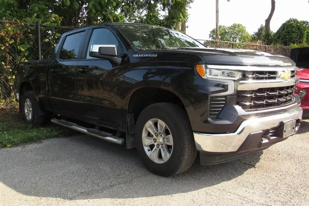 2022 Chevrolet Silverado 1500 LT photo 1