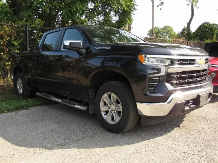 2022 Chevrolet Silverado 1500 LT photo 1