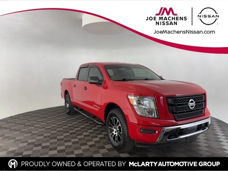 2022 Nissan Titan SV photo 1