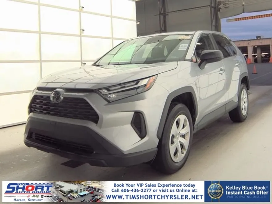 2024 Toyota RAV4 LE photo 1