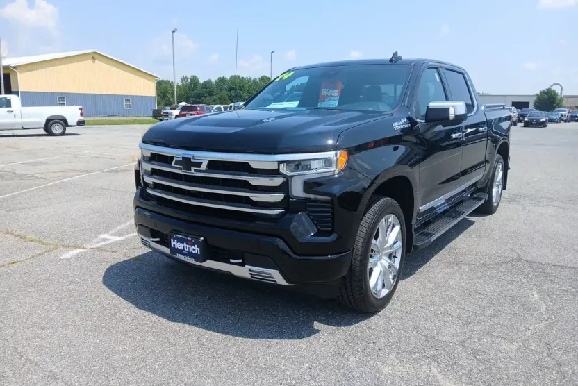 2024 Chevrolet Silverado 1500 High Country photo 1