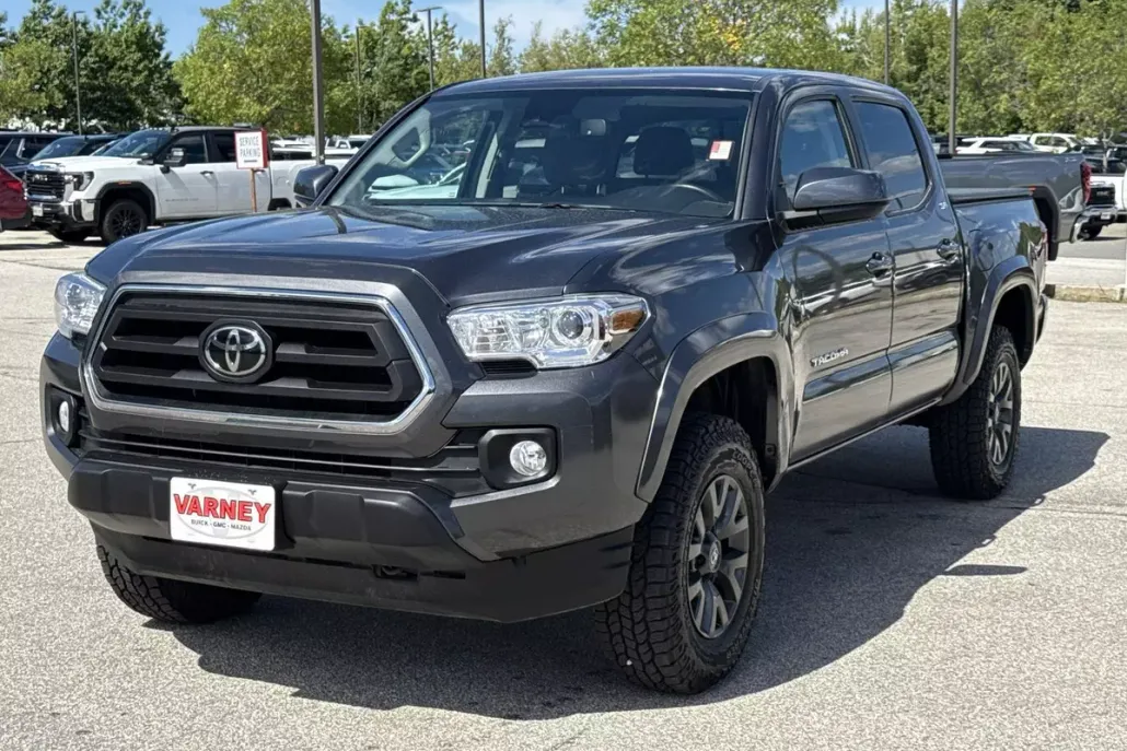 2022 Toyota Tacoma 4x4 SR photo 1