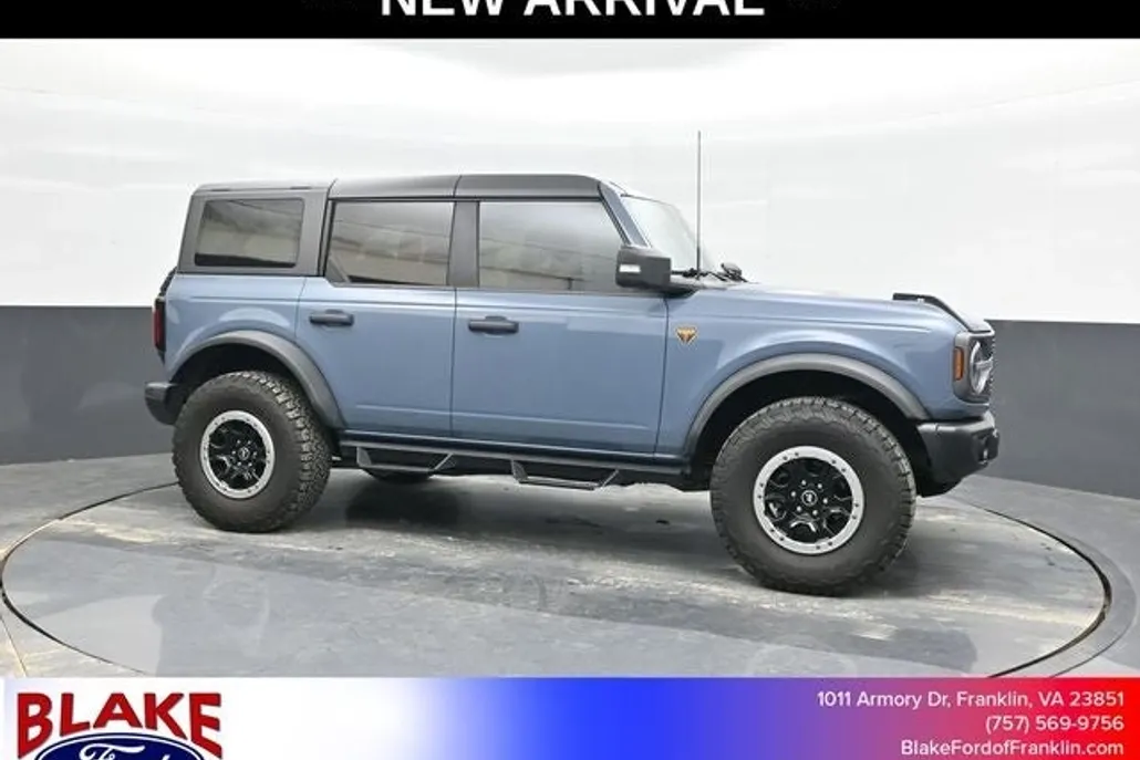 2023 Ford Bronco Badlands photo 1