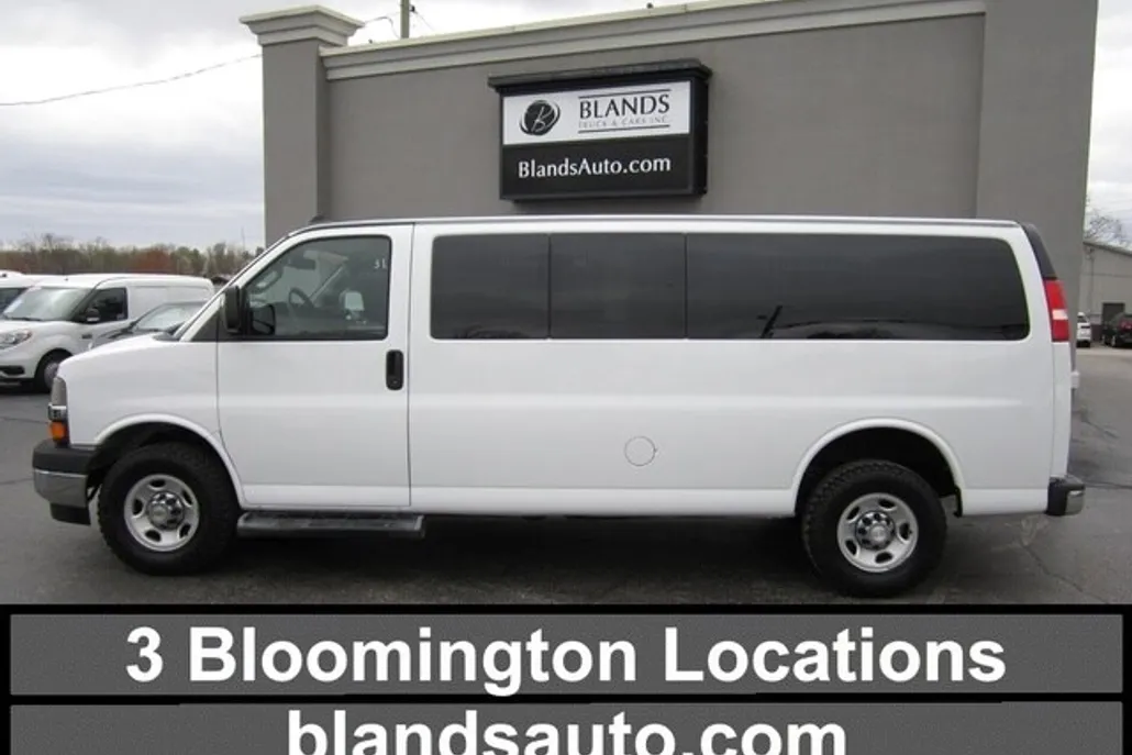 2019 Chevrolet Express 3500 LT Cargo Van photo 1
