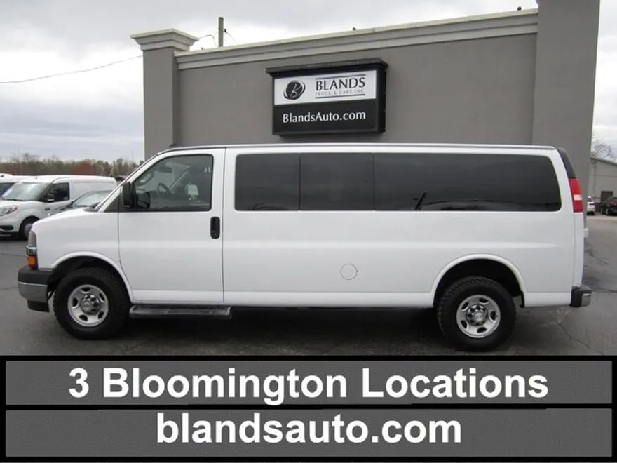 2019 Chevrolet Express 3500 LT Cargo Van photo 1