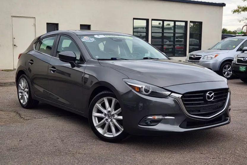 2017 Mazda Mazda3 Grand Touring photo 1