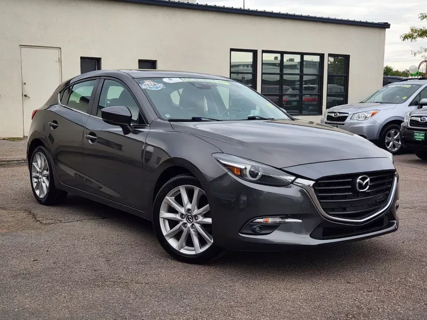 2017 Mazda Mazda3 Grand Touring photo 1