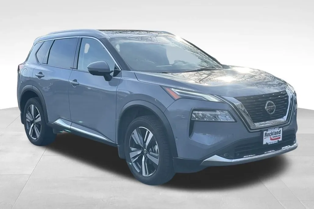 2023 Nissan Rogue Platinum photo 1