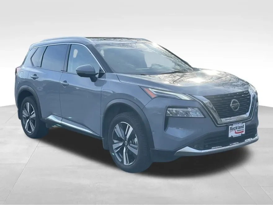 2023 Nissan Rogue Platinum photo 1