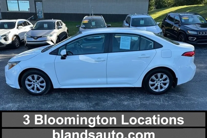 2022 Toyota Corolla LE photo 1