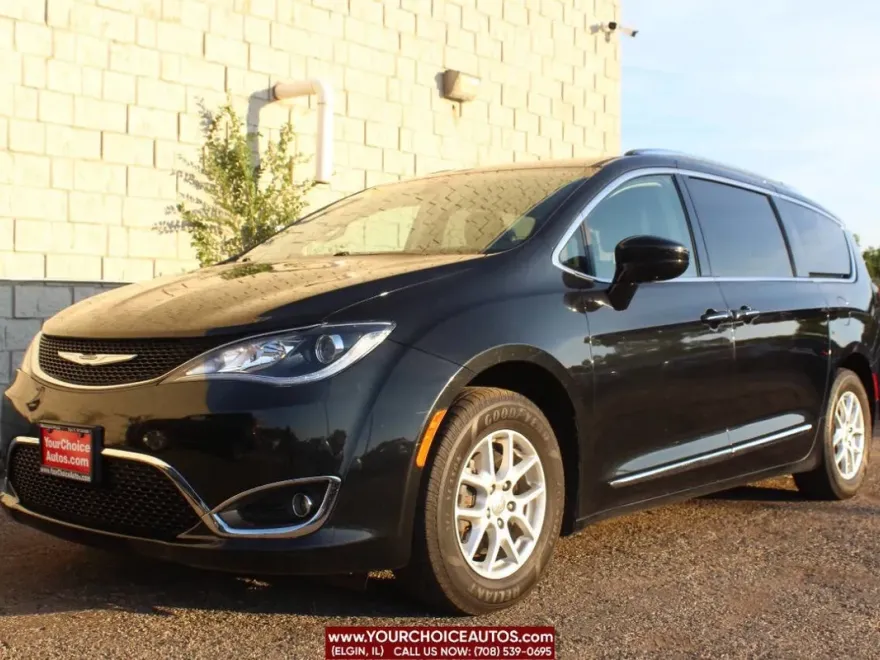 2020 Chrysler Pacifica Touring L photo 1