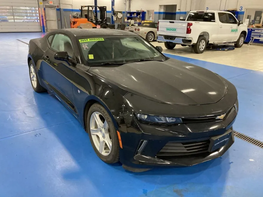 2016 Chevrolet Camaro 1LT photo 1