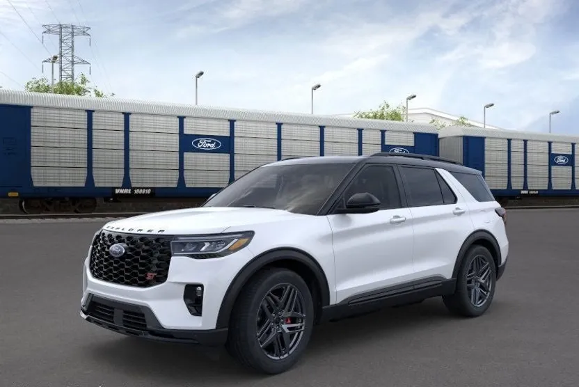 2025 Ford Explorer ST photo 1