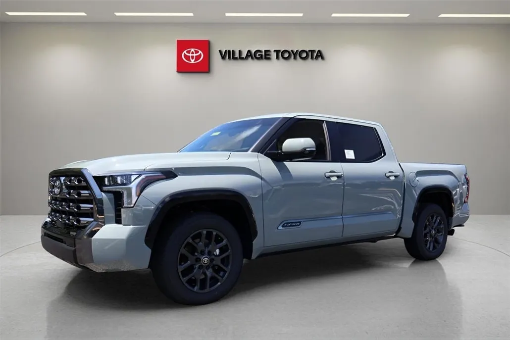 2025 Toyota Tundra Platinum photo 1