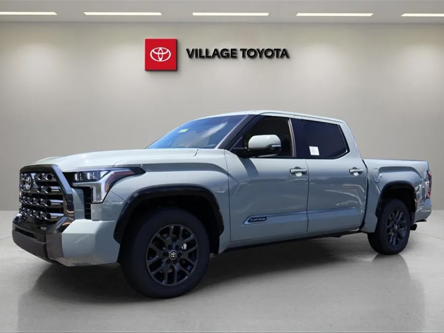 2025 Toyota Tundra Platinum photo 1