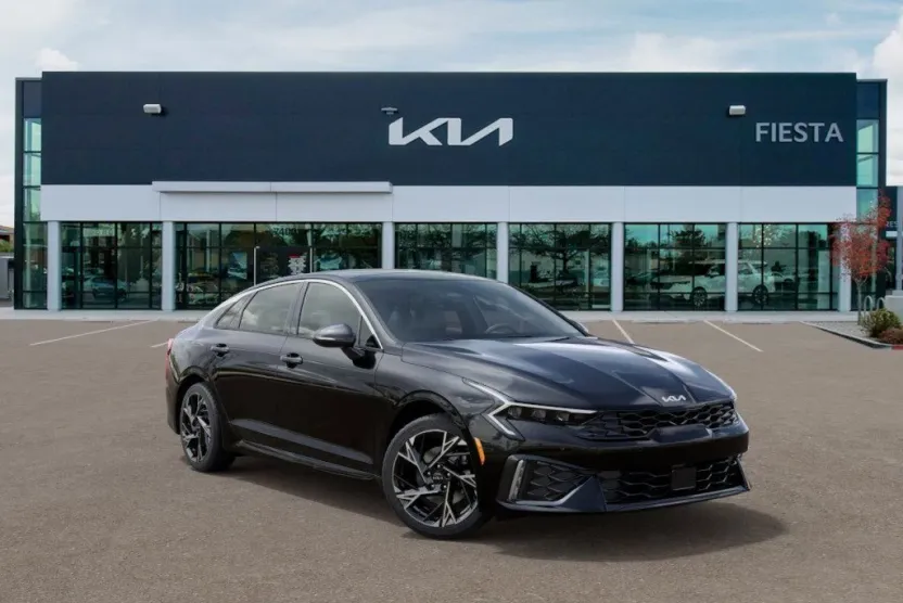 2025 Kia K5 GT-Line photo 1