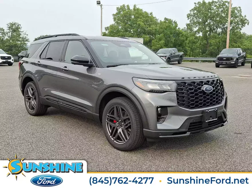 2025 Ford Explorer ST-Line photo 1