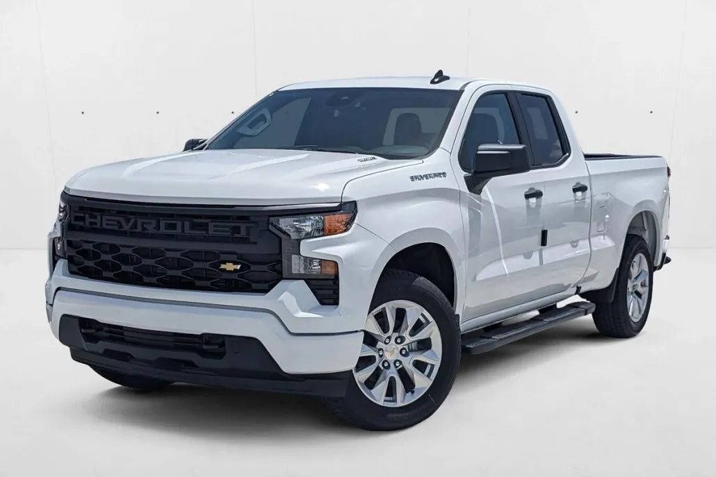 2025 Chevrolet Silverado 1500 Custom photo 1