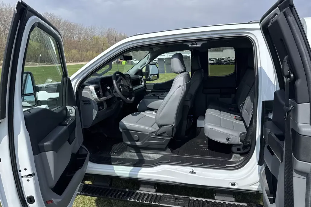 2025 Ford F-350 XL photo 1
